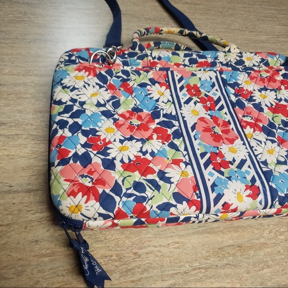 Beautiful Vera Bradley laptop bag - Picture 10 of 16